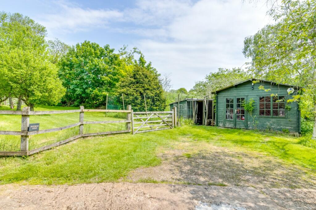 4 bedroom detached house for sale in Walkern Road, Watton At Stone