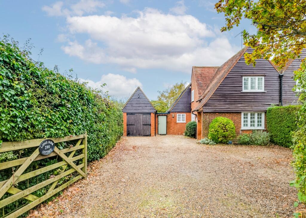4 bedroom semidetached house for sale in Park Lane, Old Knebworth