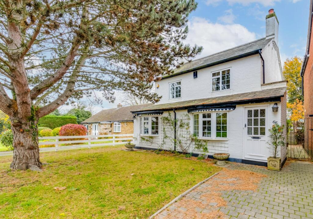 4 bedroom detached house for sale in Datchworth Green, Datchworth
