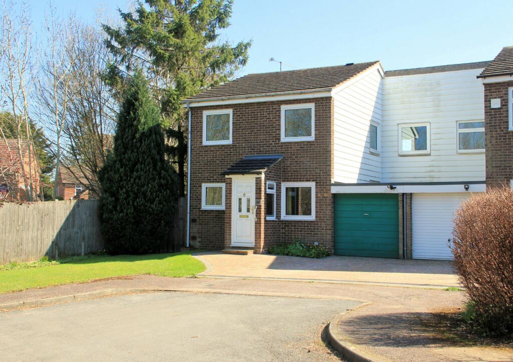 4 bedroom end of terrace house for sale in Stockens Dell, Knebworth