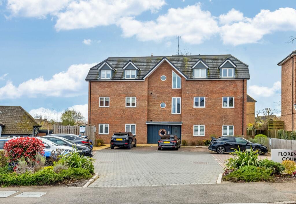 2 bedroom apartment for sale in Florence Court, Park Lane, Knebworth