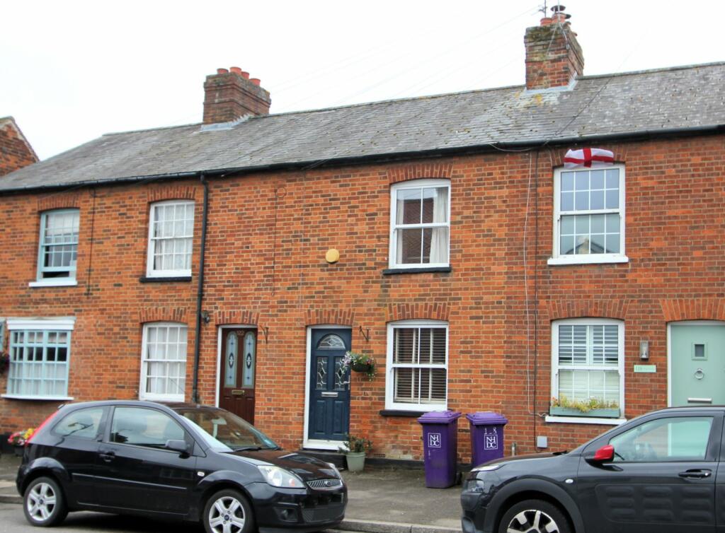 2 bedroom terraced house for sale in High Street, Codicote