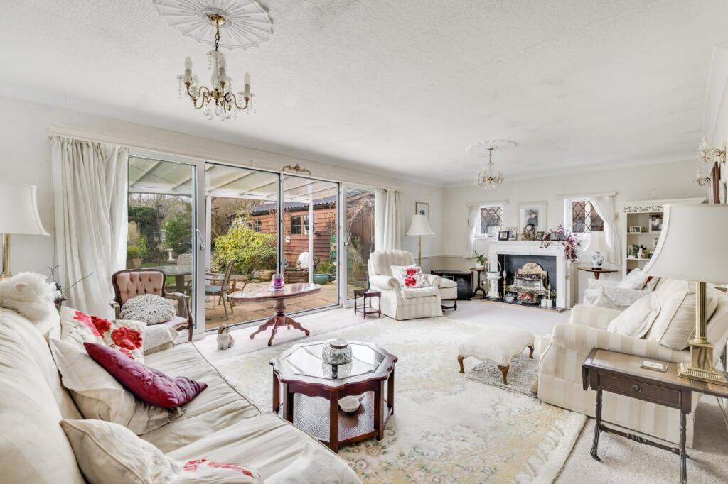 Additional property image - Dixons Hill Close, Welham Green, North Mymms, Hatfield, AL9