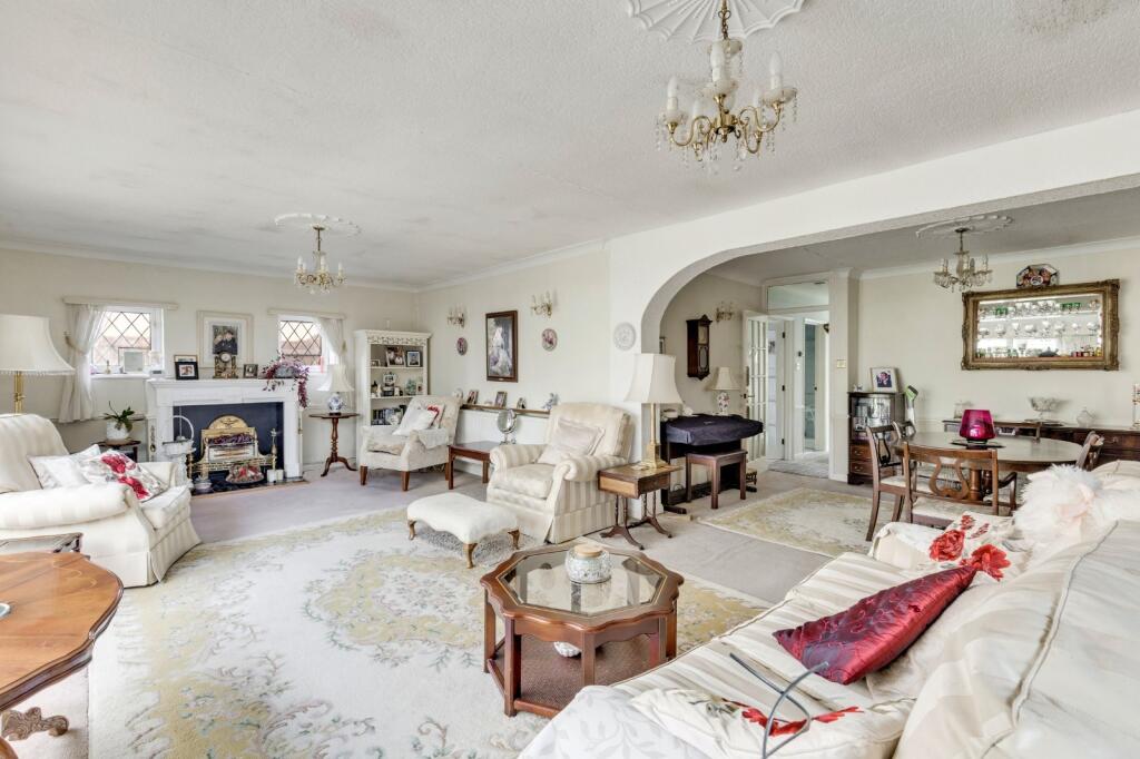 Additional property image - Dixons Hill Close, Welham Green, North Mymms, Hatfield, AL9