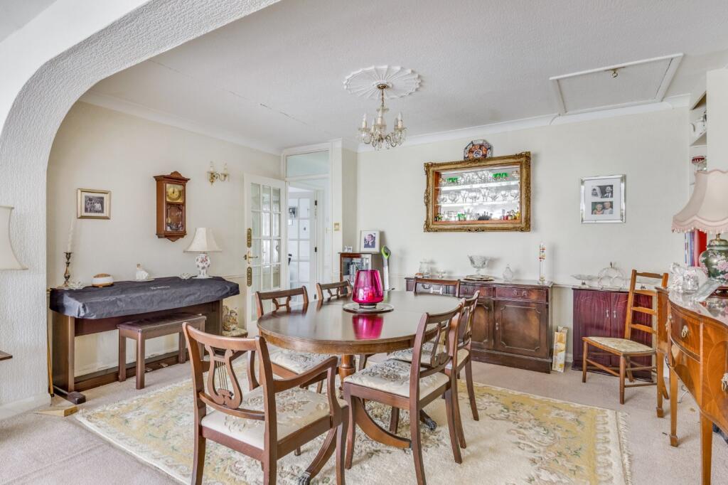 Additional property image - Dixons Hill Close, Welham Green, North Mymms, Hatfield, AL9