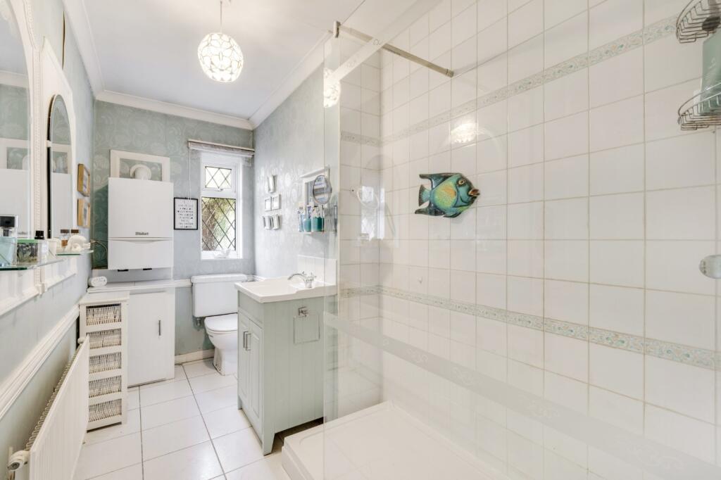 Additional property image - Dixons Hill Close, Welham Green, North Mymms, Hatfield, AL9