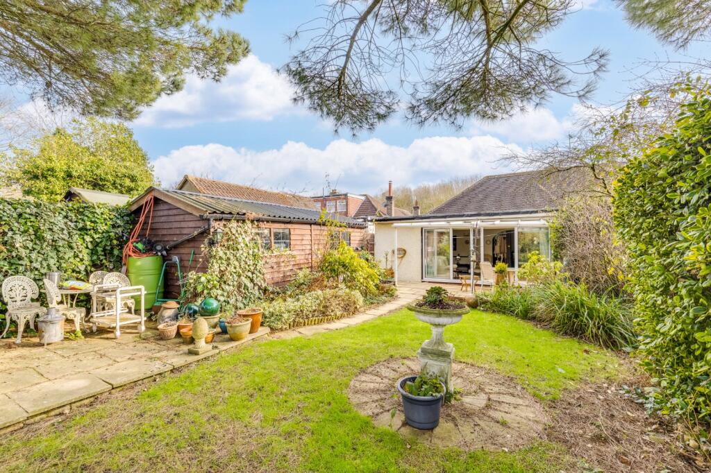 Additional property image - Dixons Hill Close, Welham Green, North Mymms, Hatfield, AL9
