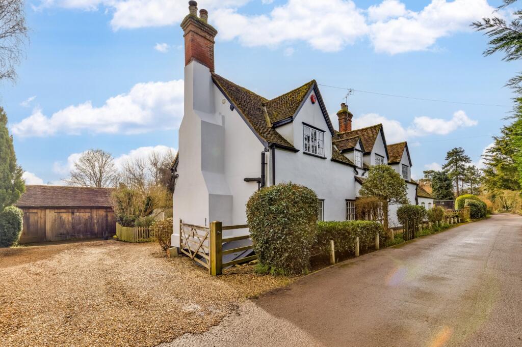 Main image of property: Danesbury Park Road, Oaklands, Welwyn, Hertfordshire, AL6