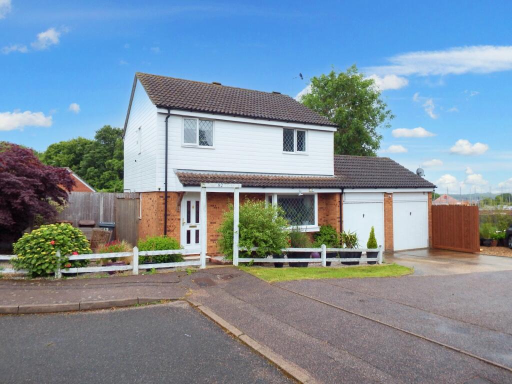 4 bedroom detached house for sale in Uplands, Stevenage, SG2