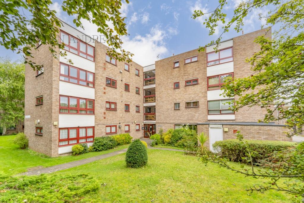 Main image of property: Frobisher Court, Cleveland Road, Ealing, W13