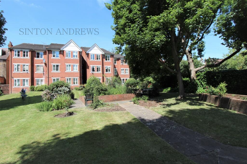 Main image of property: Bampton Court, 33 - 35 Blakesley Avenue, Ealing, W5