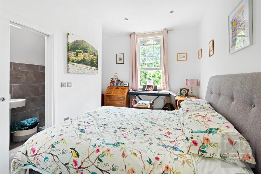 Main image of property: Cavendish Crescent South, The Park, Nottingham