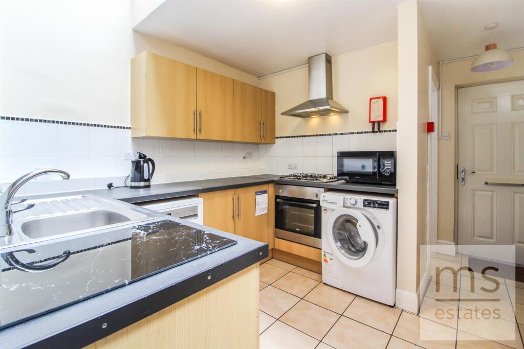 Main image of property: BILLS INCLUDED Mettham Street, Lenton, Nottingham