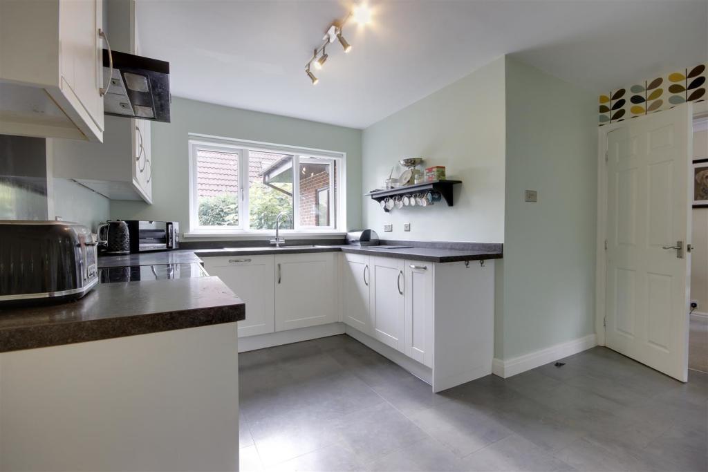 4 bedroom detached house for sale in Castle Drive, South Cave, Brough, HU15