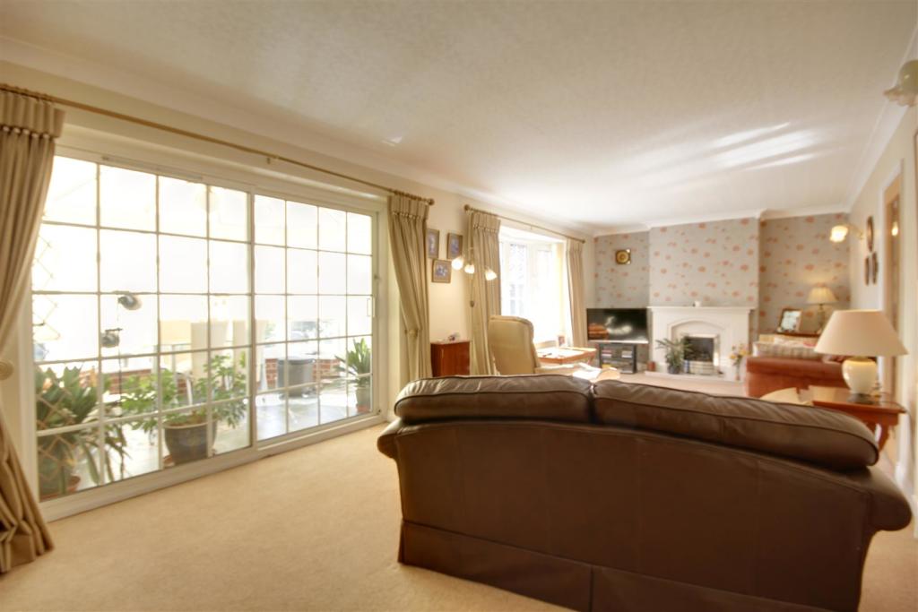 4 bedroom detached house for sale in Denmark Rise, North Cave, HU15