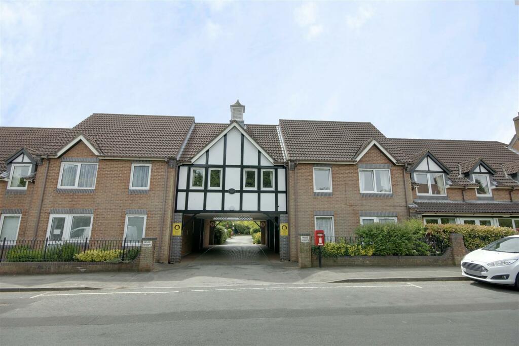 1 bedroom apartment for sale in Haldenby Court, West End, Swanland, HU14