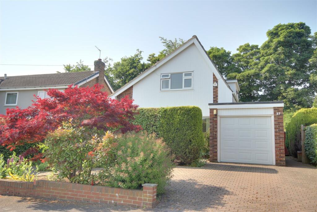 4 bedroom detached house for sale in Parklands Drive, North Ferriby, HU14