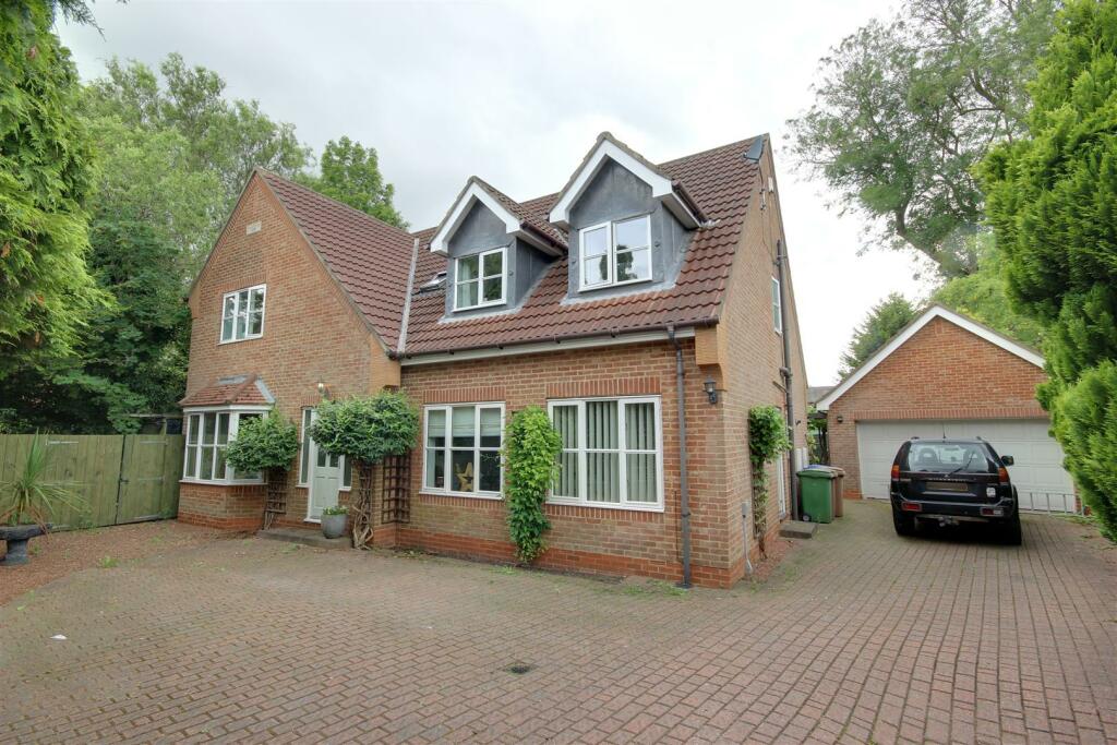 4 bedroom detached house for sale in The Ridings, North Ferriby, HU14
