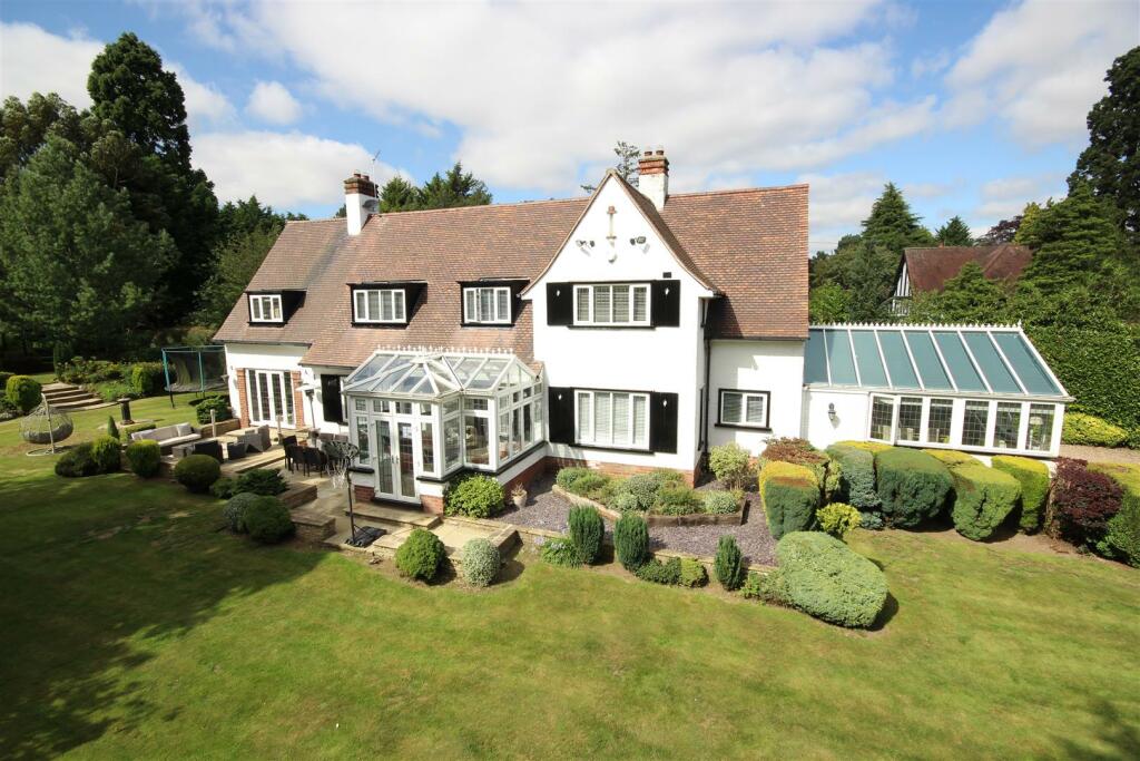 5 bedroom detached house for sale in Kemp Road, Swanland, HU14