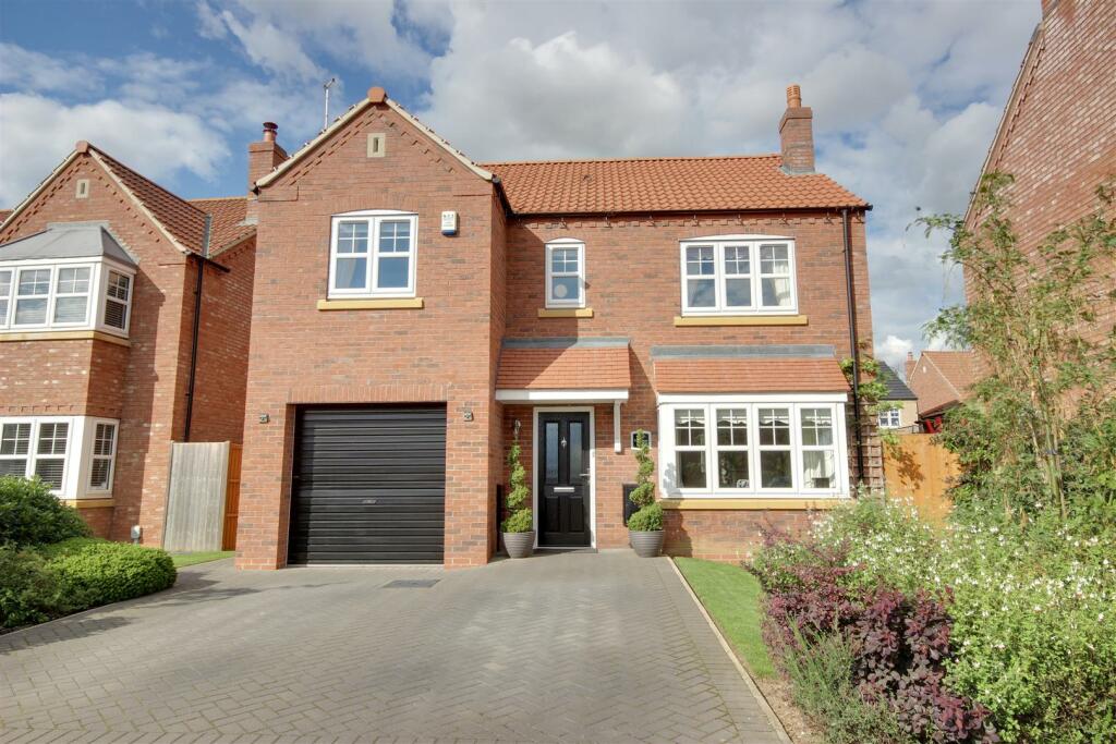 4 bedroom detached house for sale in Harrison Place, Welton, Brough, HU15