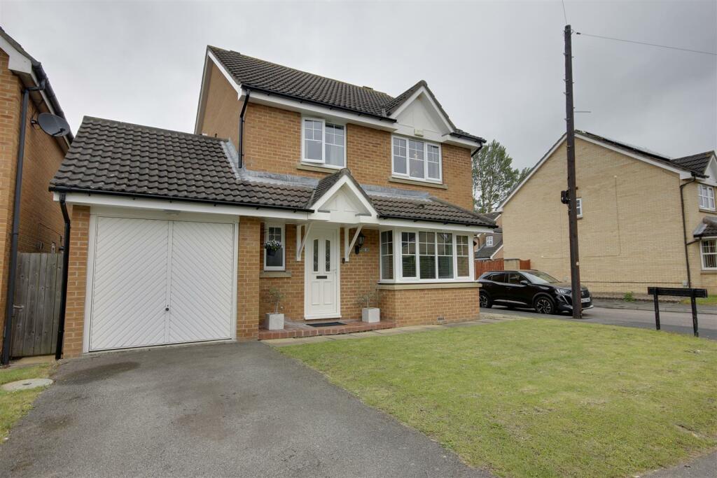 4 bedroom detached house for sale in Broadley Way, Welton, HU15