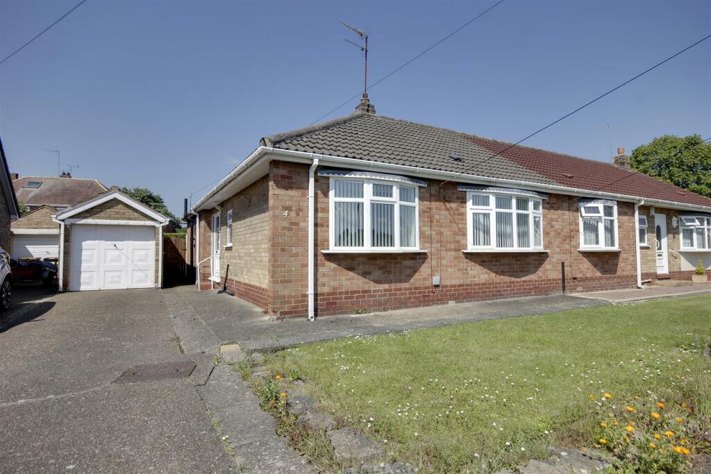 2 bedroom semi-detached bungalow for sale in Barkworth Close, Anlaby, HU10