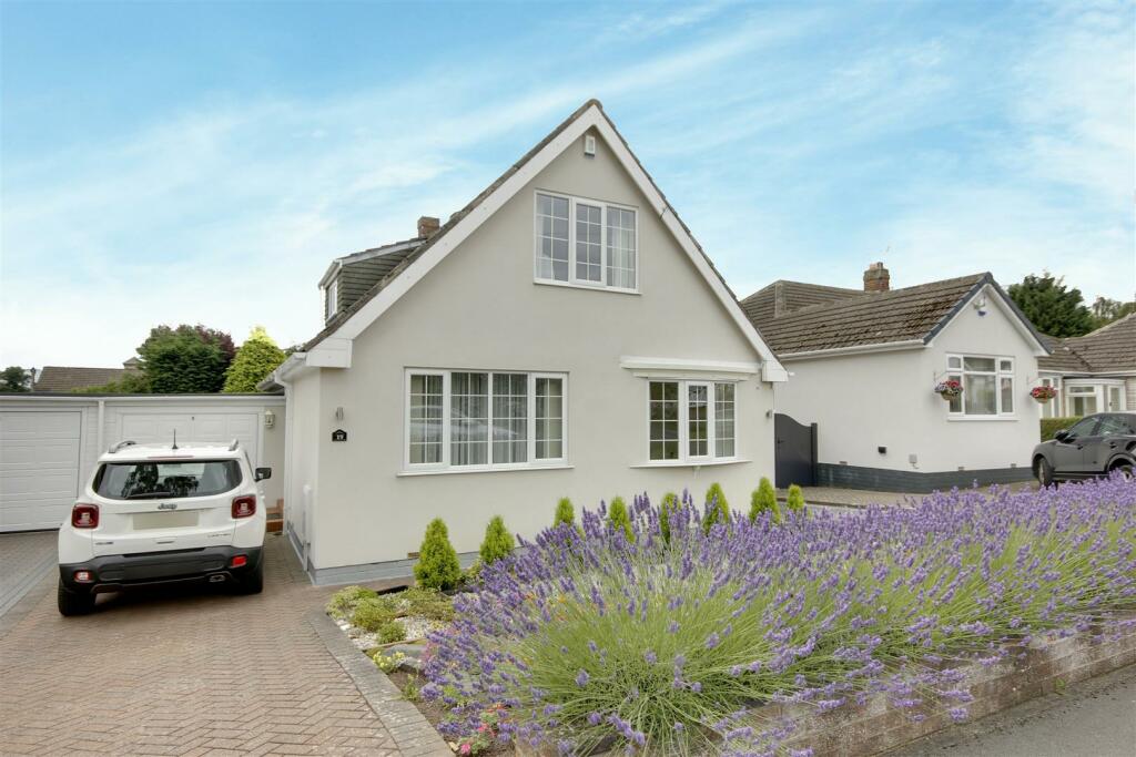 4 bedroom detached bungalow for sale in Grundale, Kirk Ella, HU10