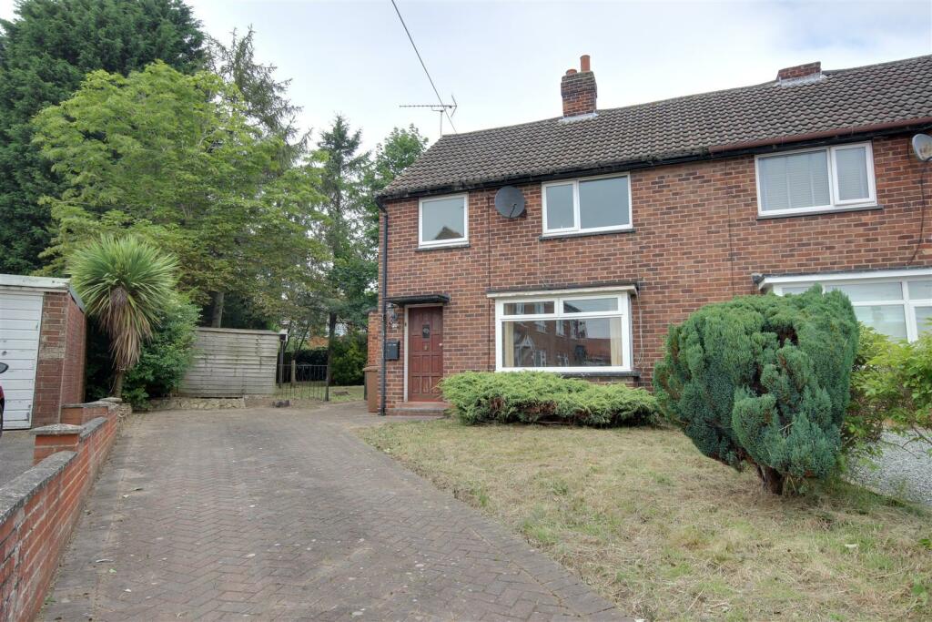 3 bedroom semidetached house for sale in Springfield Avenue, Brough, HU15