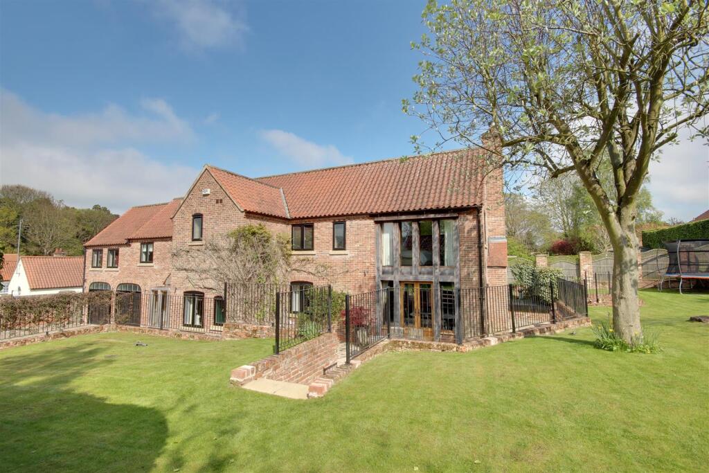 Main image of property: West End, Walkington