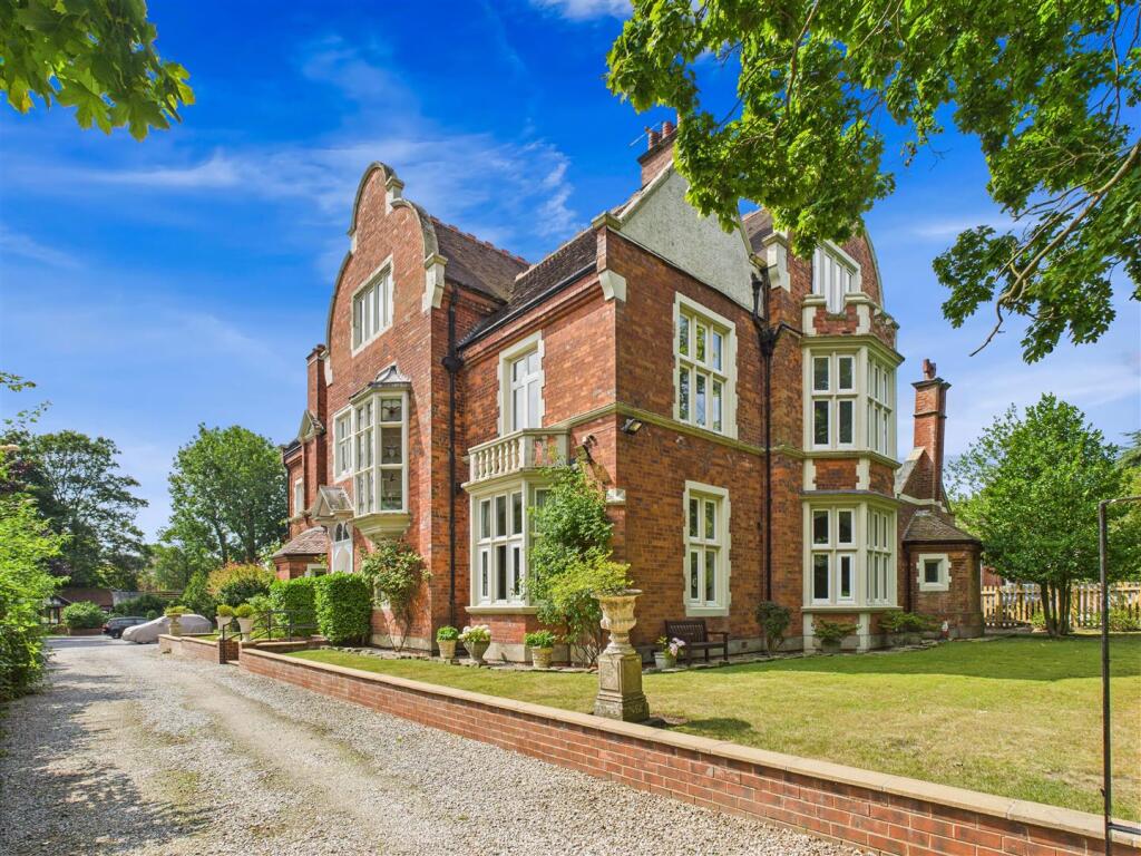 Main image of property: Ferriby Road, Hessle