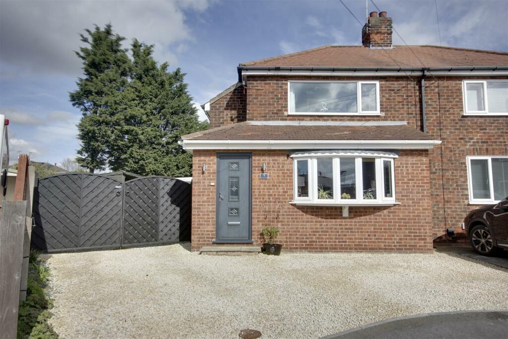 3 bedroom semi-detached house for sale in Penwith Drive, Anlaby, HU10