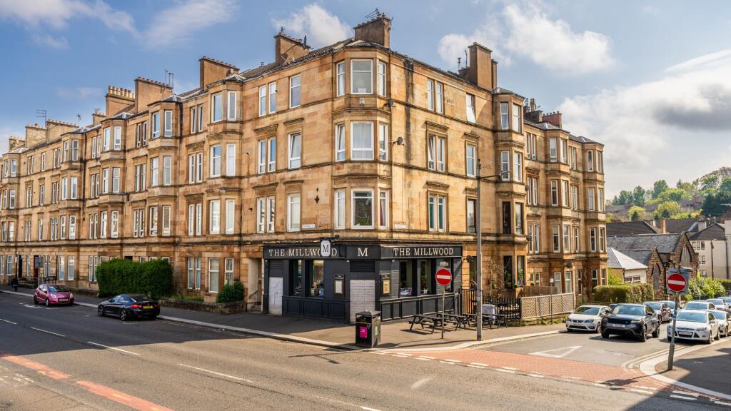 Main image of property: 135 Kilmarnock Road, Flat 3/1, Shawlands, Glasgow, G41 3YT