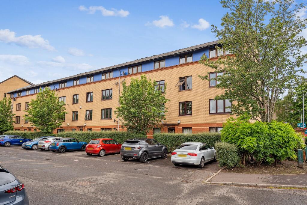 Main image of property: 14 Cornwall Street, Flat 2/2, Cessnock, Glasgow, G41 1AQ
