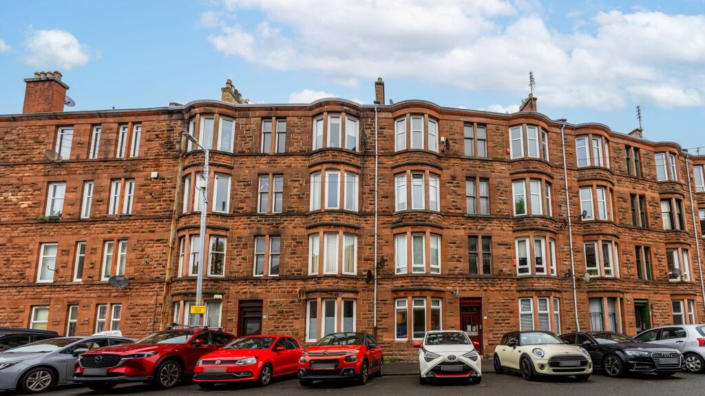 Main image of property: 35 Torrisdale Street, Flat 0/1, Queens Park, Glasgow, G42 8PP
