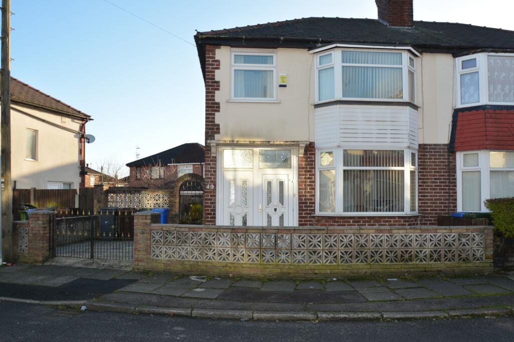 3 bedroom semidetached house for sale in St Andrews Avenue, Droylsden, M43