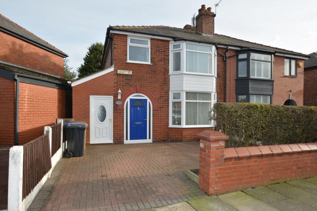 3 bedroom semidetached house for sale in Scott Road, Droylsden, M43