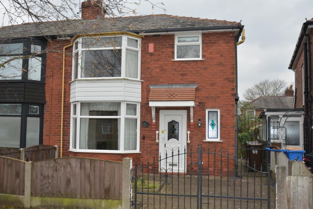 3 bedroom semidetached house for sale in Scott Road, Droylsden, M43