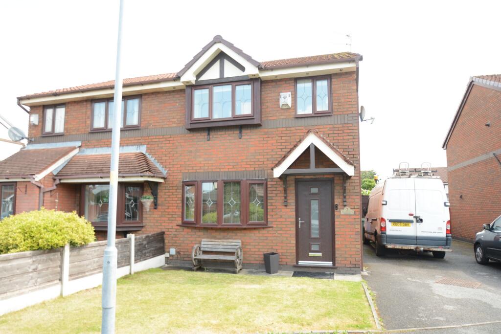 Main image of property: Riding Fold, Droylsden, M43