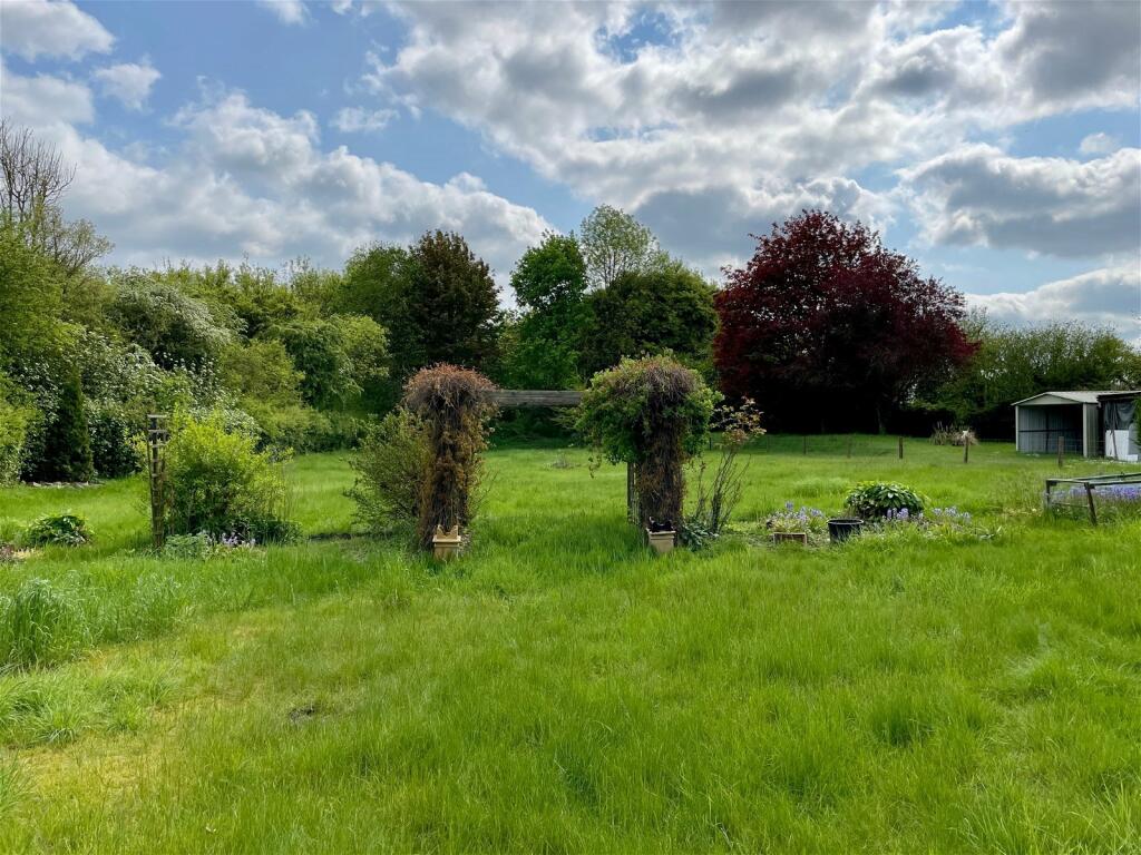 2 bedroom terraced house for sale in Lime Kiln Cottages, Old Burghclere