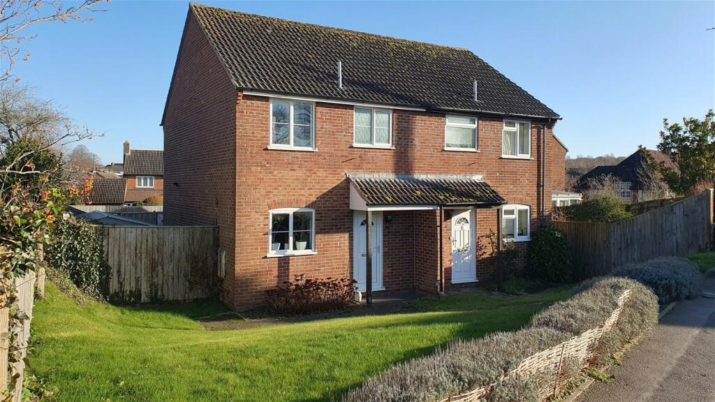 3 bedroom semidetached house for sale in Inkpen Road, Kintbury, RG17