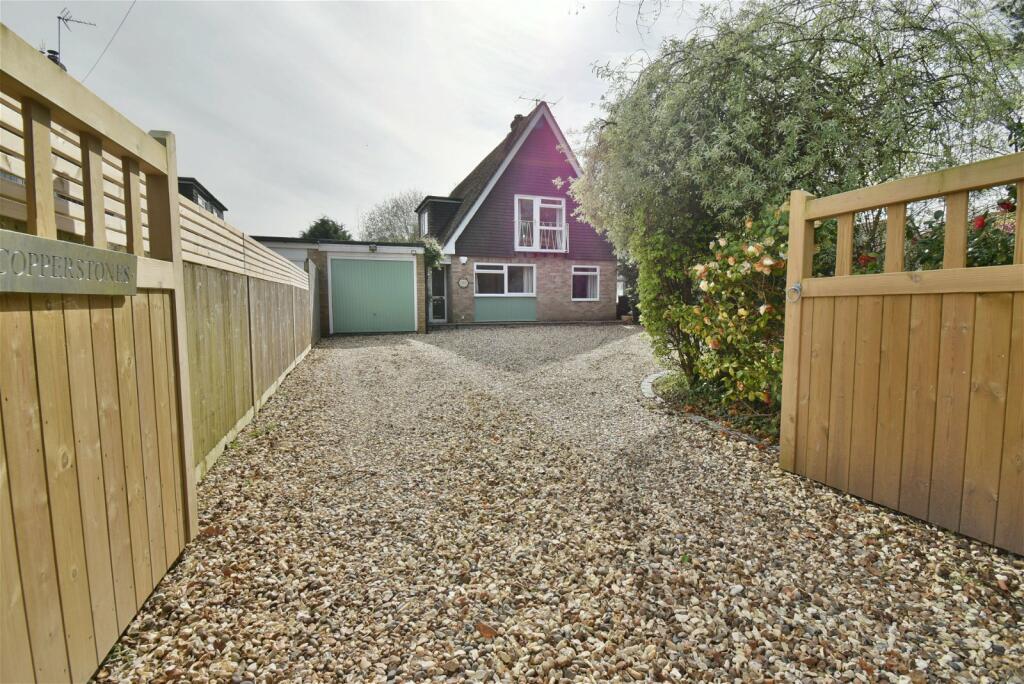 4 bedroom link detached house for sale in Little Lane, Upper Bucklebury