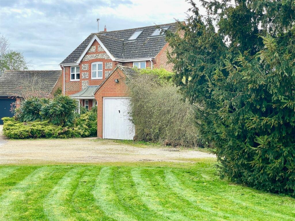 5 bedroom detached house for sale in Enborne Gate, Newbury, RG14 6AZ, RG14