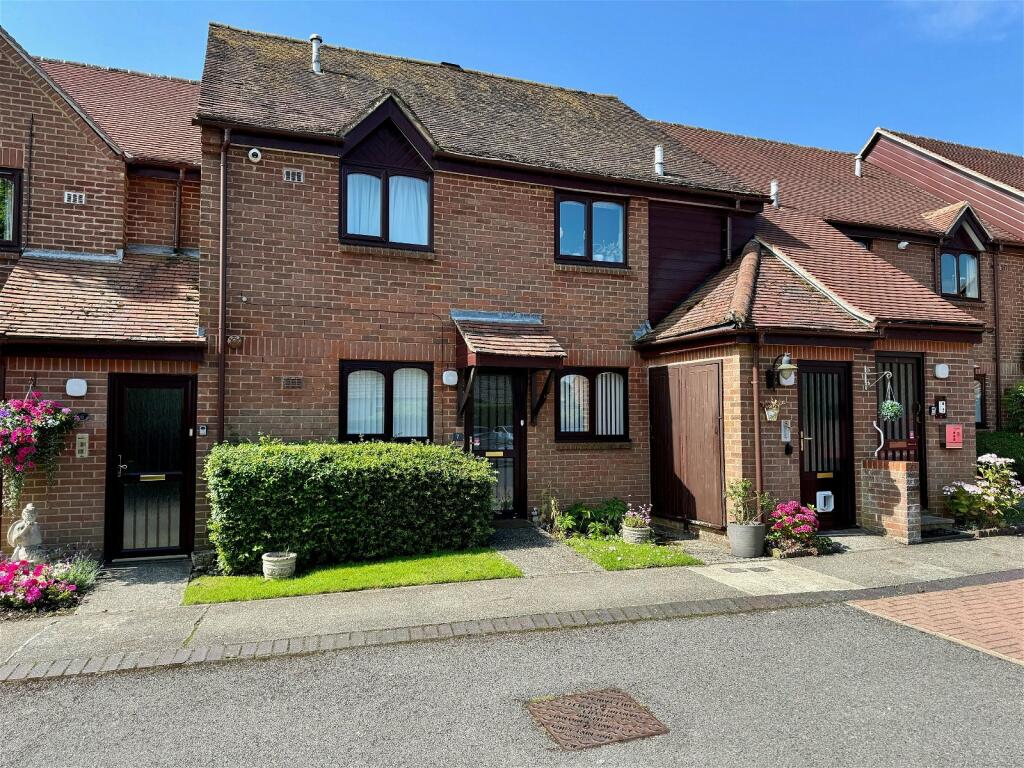 2 bedroom retirement property for sale in Marshalls Court, Speen, Newbury, RG14 1RY, RG14