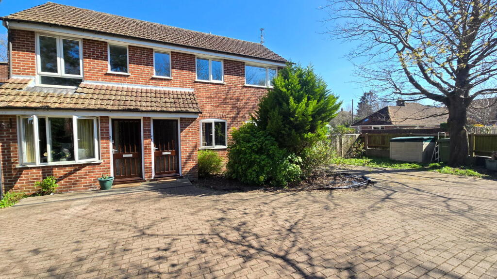 Main image of property: St Johns Court, Old Newtown Road, Newbury, RG14 7DP