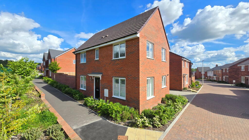 Main image of property: Bullrush Close, Newbury, RG14 2GE