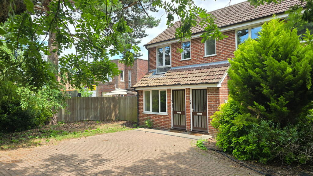 Main image of property: St Johns Court, Old Newtown Road, Newbury, RG14 7DP