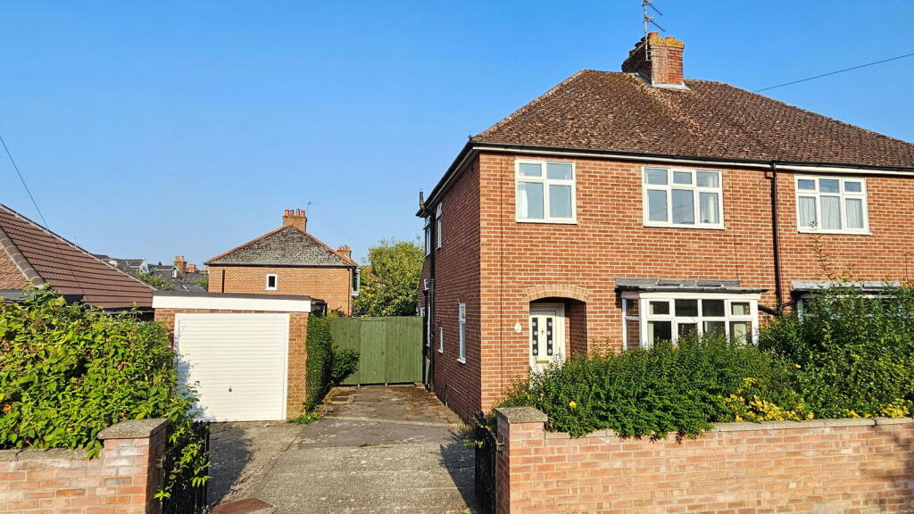 Main image of property: St. Davids Road, Newbury, RG14 5PS