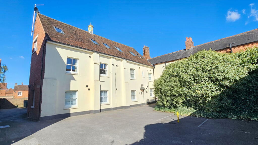 Main image of property: Bartholomew Street, Newbury, RG14 5QA