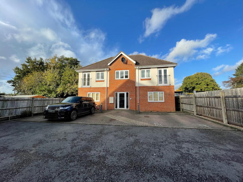 Main image of property: London Road, Thatcham, RG18 4LQ