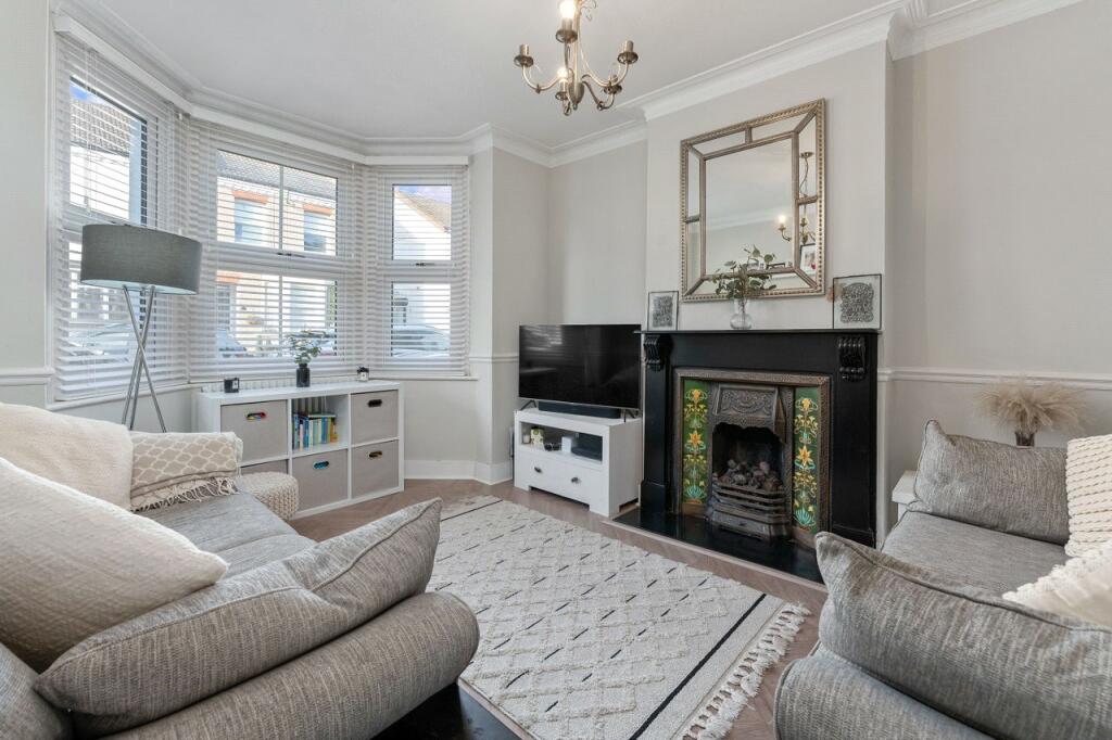 3 bedroom terraced house for sale in Belmont Road, Belmont, Sutton, SM2